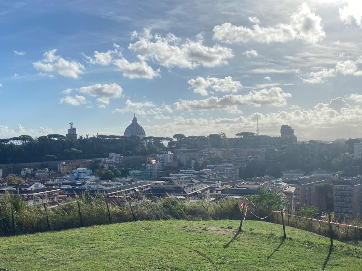 Blessy Apartment Vaticano Rome Bagian luar foto